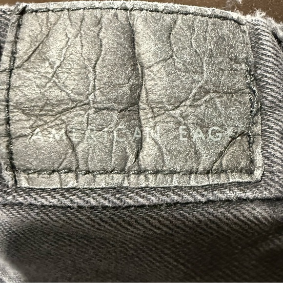 American Eagle Outfitters Ripped Faded Black Curvy Mom Jeans, Size 4 - Picture 3 of 6